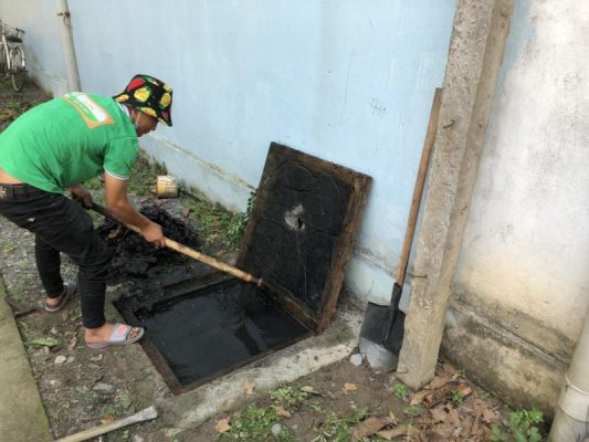Biểu hiện hố ga bị trào ngược