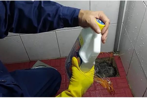 Các lưu ý an toàn khi sử dụng axit thông cống