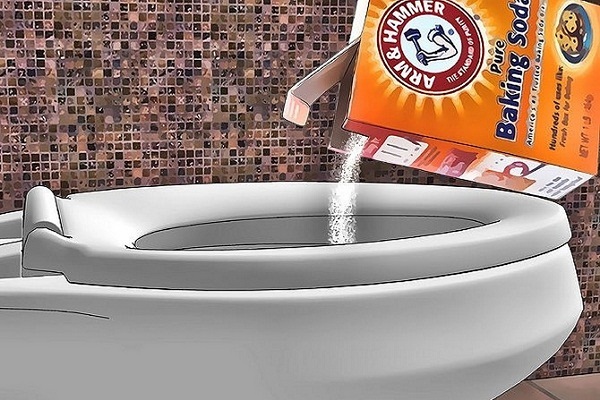 thông bồn cầu bằng Baking soda và giấm