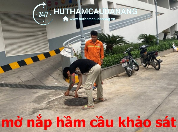 mở nắp hầm cầu